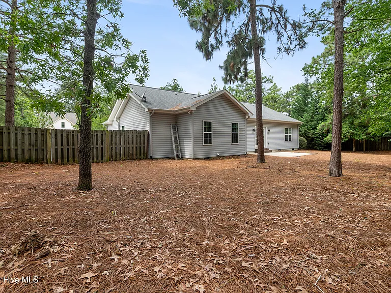1350 Monticello Dr — Photo 23