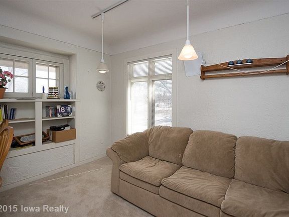 2nd image of 609 Lally St