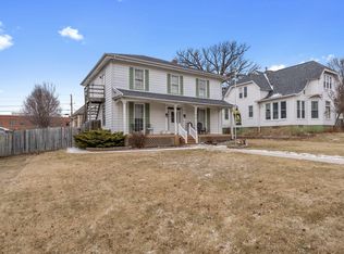 413 E 8th St, Muscatine, IA 52761