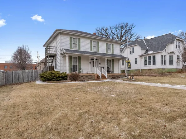 413 E 8th St, Muscatine, IA 52761