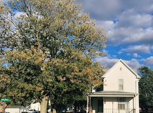 802 Marshall St, Paris, IL