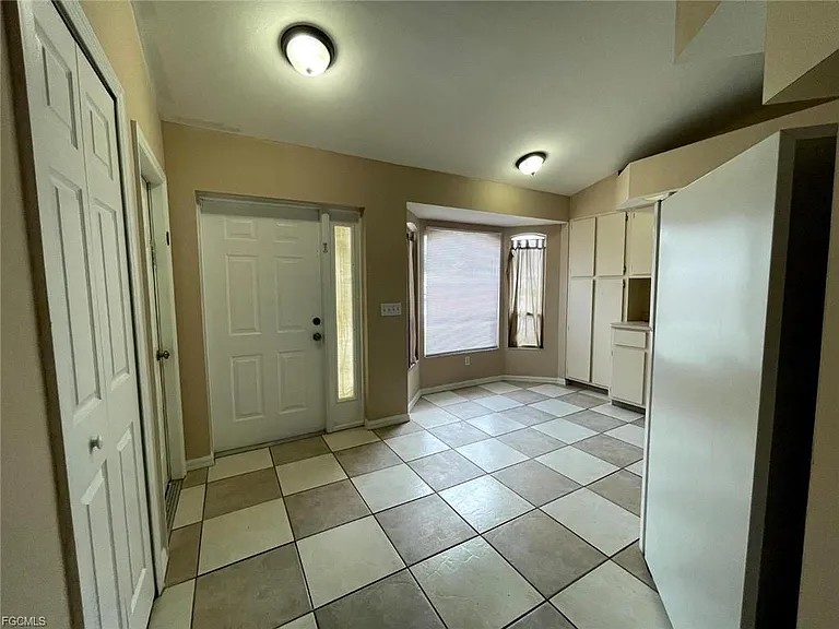 908 W Cape Coral Pkwy — Photo 9