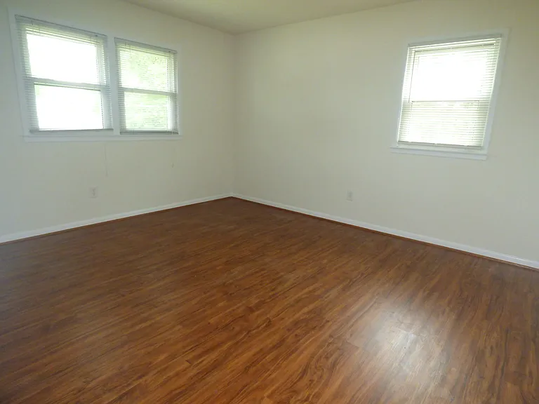 1744 Great Falls St — Photo 9