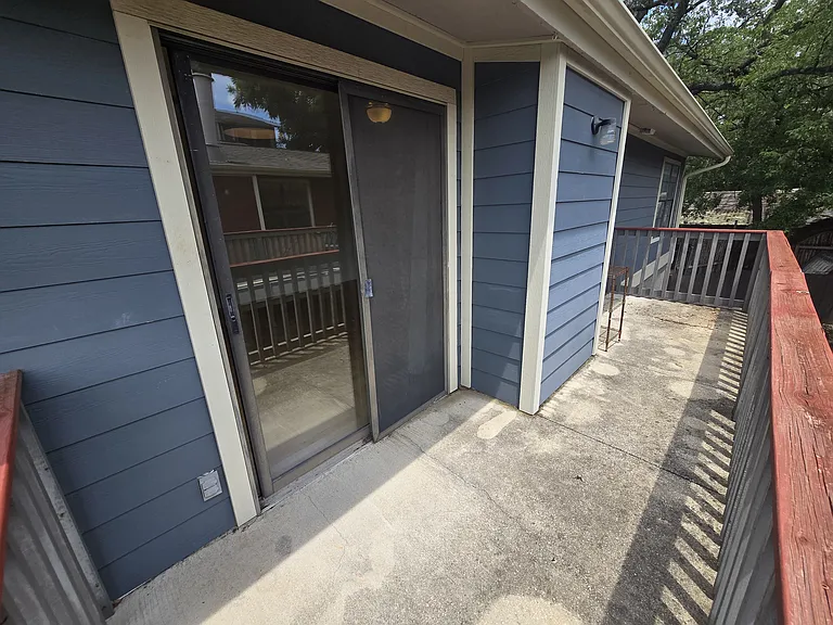 2215 Post Rd #2053 — Photo 14