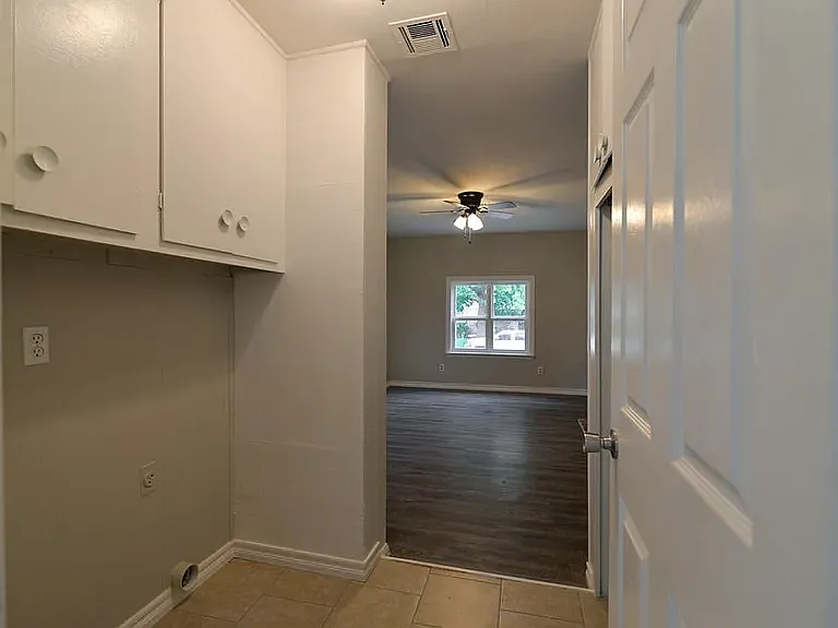 801 S Kings St — Photo 13