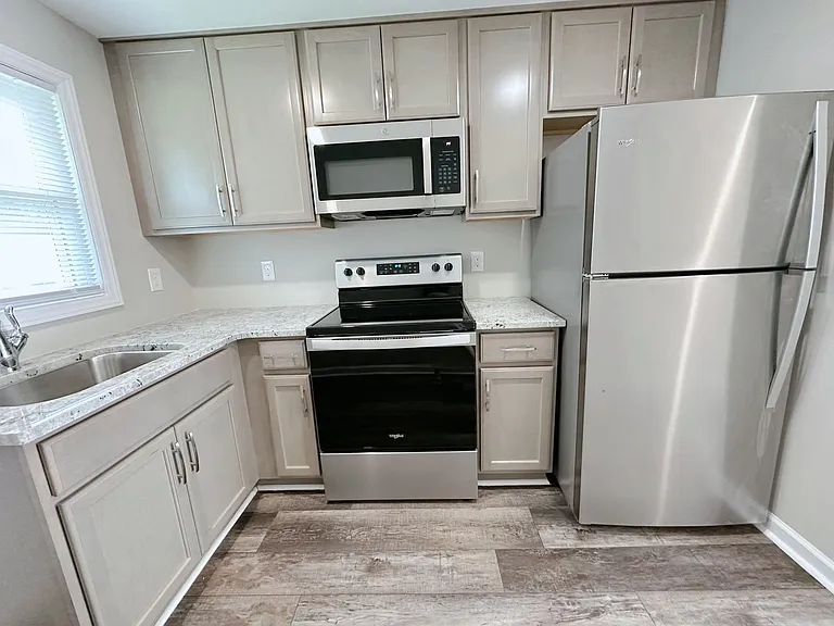 409 Price Ave #A — Photo 2