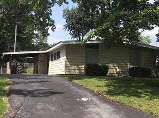 775 Bobbins Ln, Florissant, MO 63033