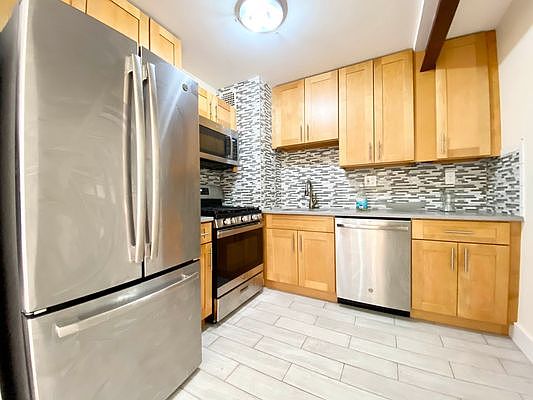 4th image of 3225 Johnson Ave #3CC
