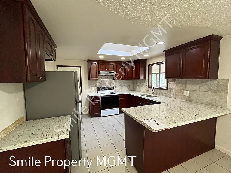 17265 SE Oatfield Rd — Photo 5