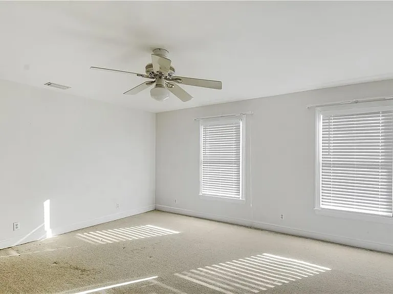 112 Newfield St — Photo 13