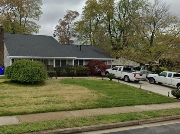 6831 Vantage Dr, Alexandria, VA 22306