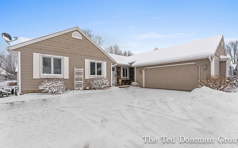 1st image of 939 Pioneer Ave