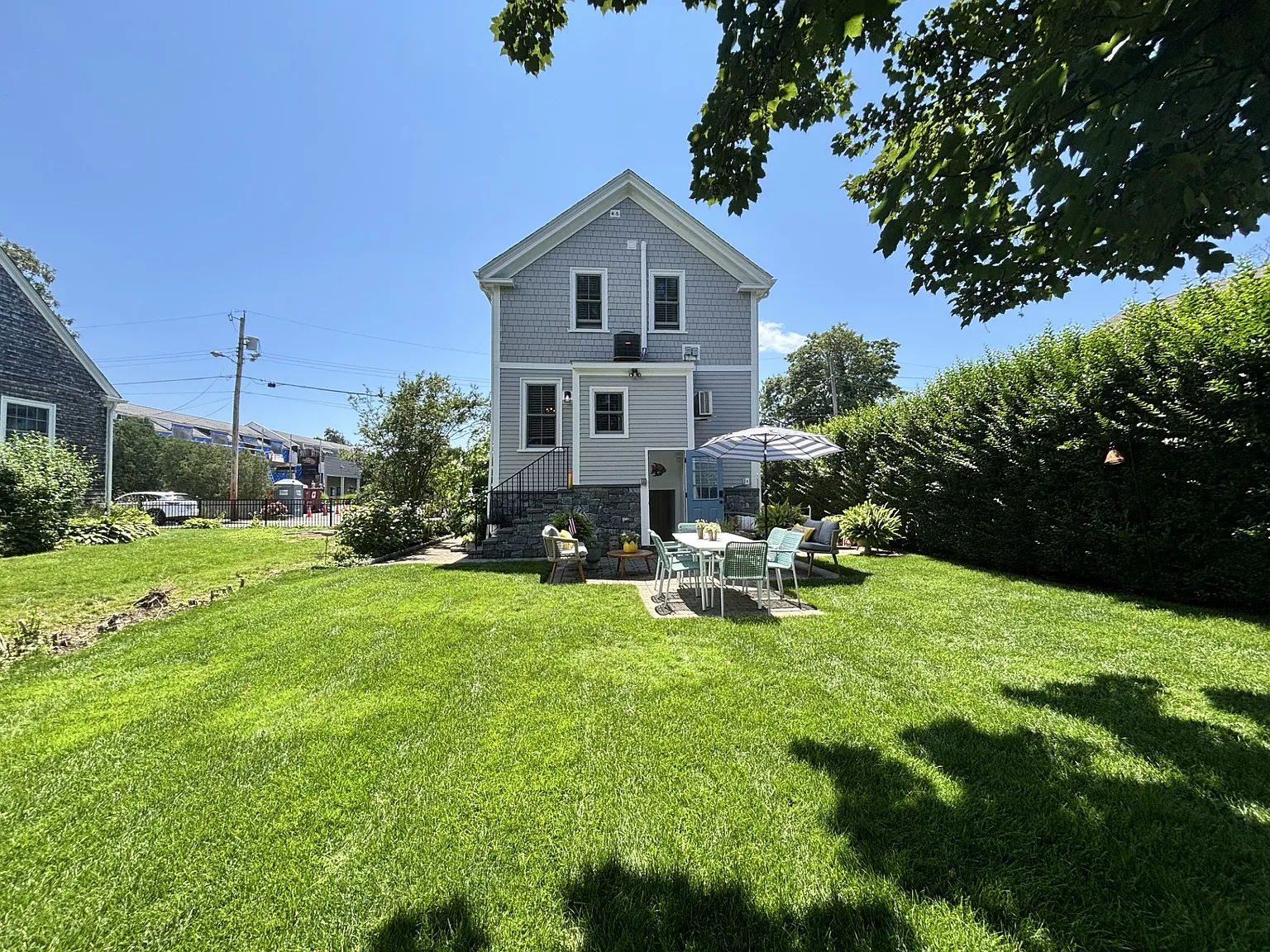 3 bed, 1222 sqft, $3,000 — Photo 1