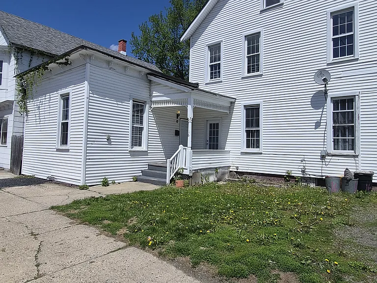 16 1st St #2 — Photo 1