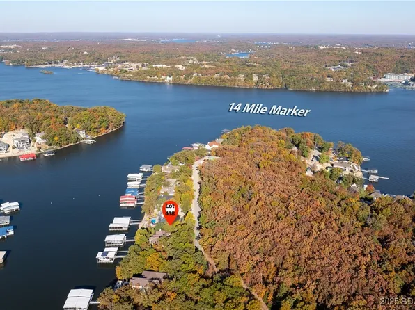 418 Grand View Dr, Sunrise Beach, MO 65079