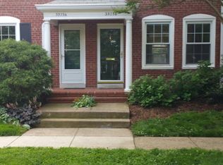 3575 S Stafford St #B, Arlington, VA 22206