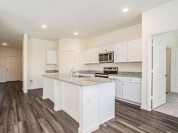4th image of 5561 Ladytown Ln
