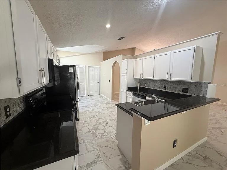497 Brightview Dr — Photo 11