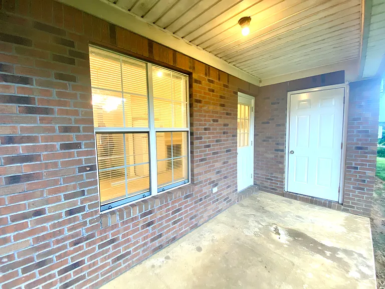129 N College St — Photo 12