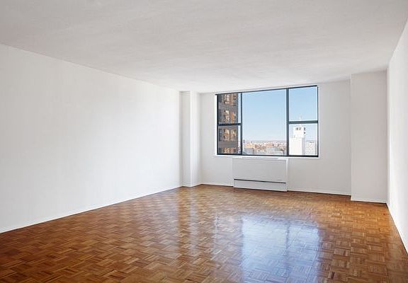 3rd image of 211 W 56th St #D5