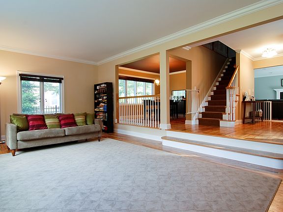 2nd image of 106 Carstensen Dr