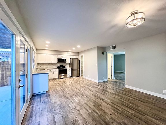 4th image of 3265 Ennis Ct