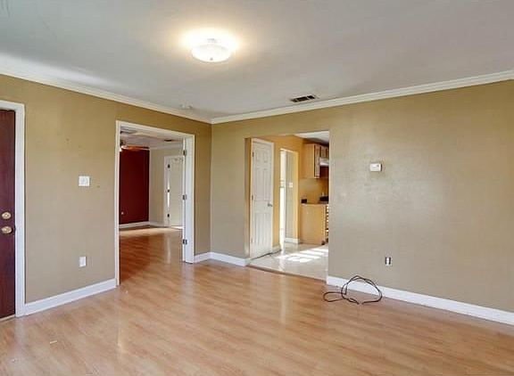4th image of 6005 Vermillion Blvd
