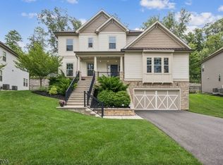 12 Hilltop Dr, North Caldwell, NJ 07006