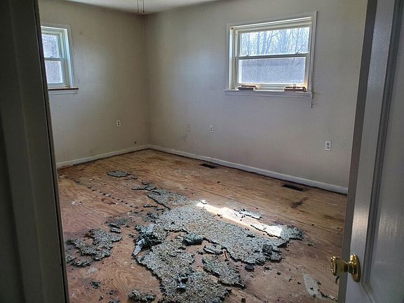 4th image of 425 Turner Rd