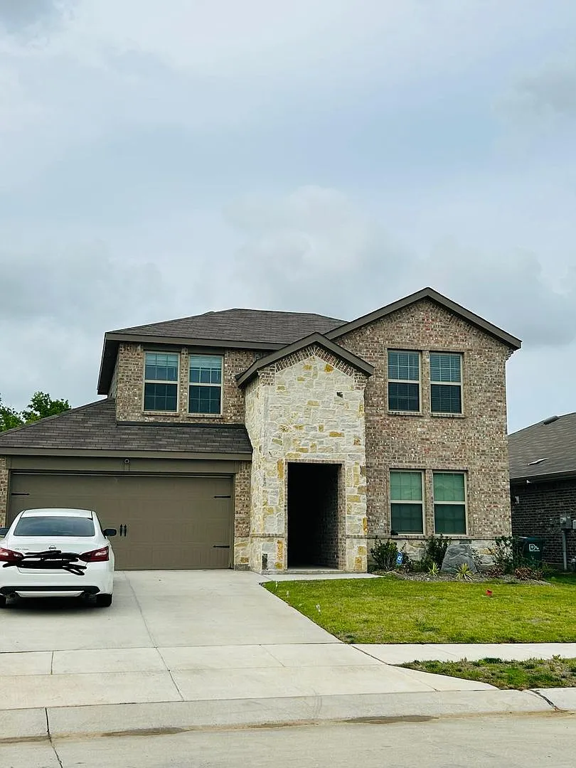 Welcome home to this beautifully designed residence offering a perfect blend of comfort, style, a... — Photo 1