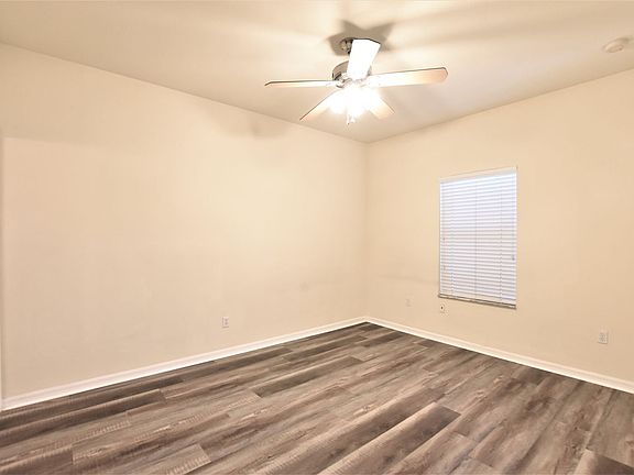 4th image of 4205 SW 31st Dr APT 5