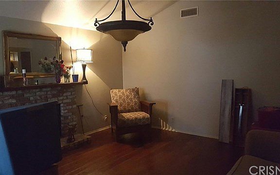 5th image of 2759 E Newgrove St