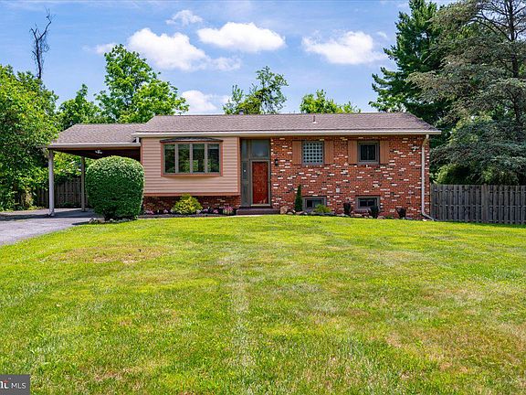 3rd image of 15617 Allnutt Ln
