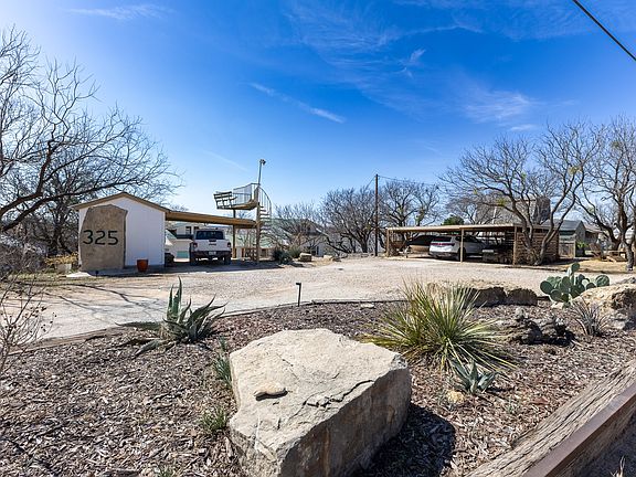 2nd image of 325 Mohawk Rd