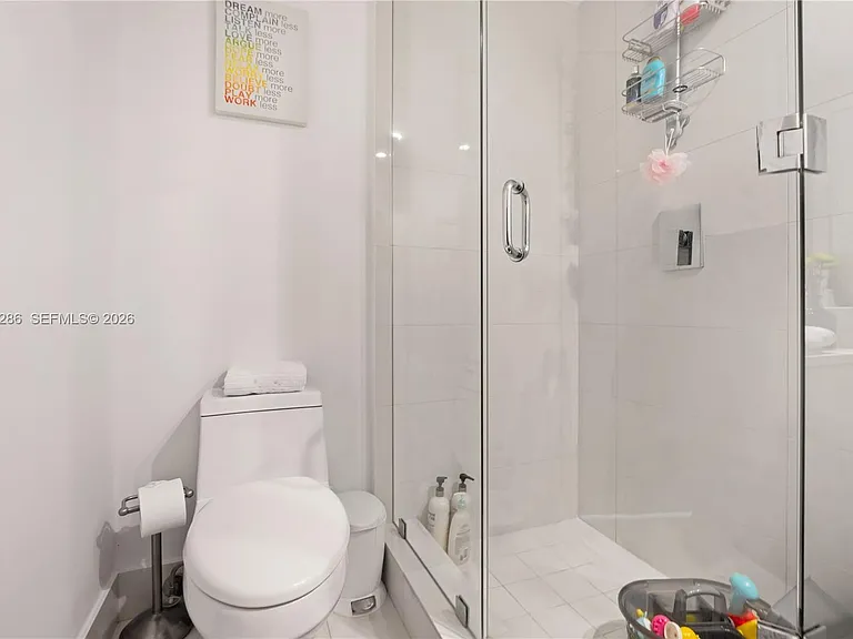 650 NE 32nd St #703 — Photo 18