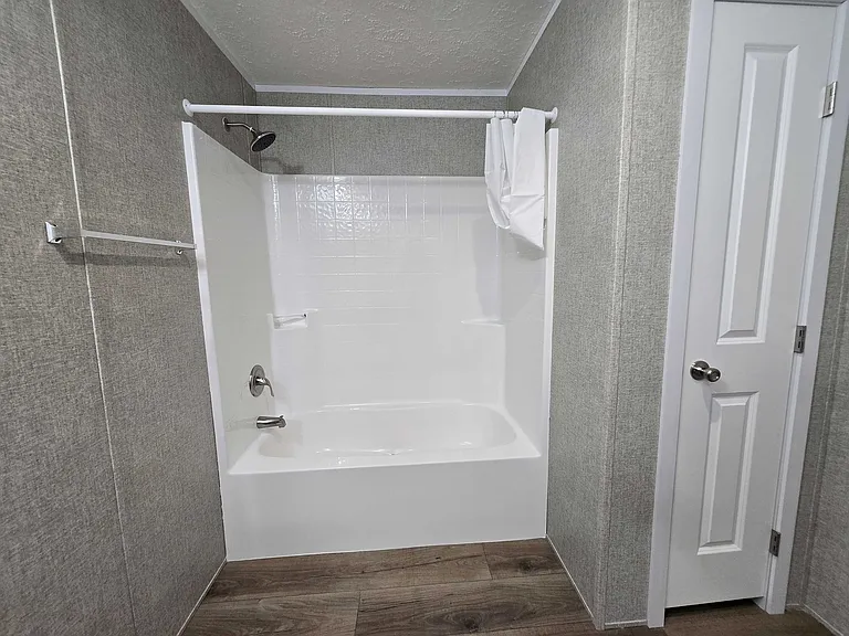 29800 Guilford Cir #423 — Photo 11