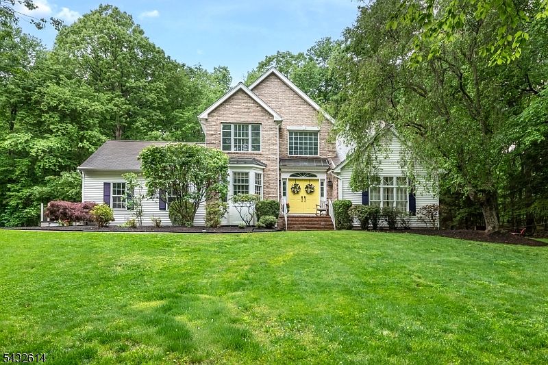 1st image of 15 Gary Ct