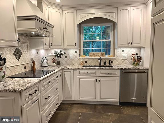 4th image of 5502 Greenshank Ct
