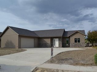 8915 Gatestone Rd, North Ridgeville, OH 44039