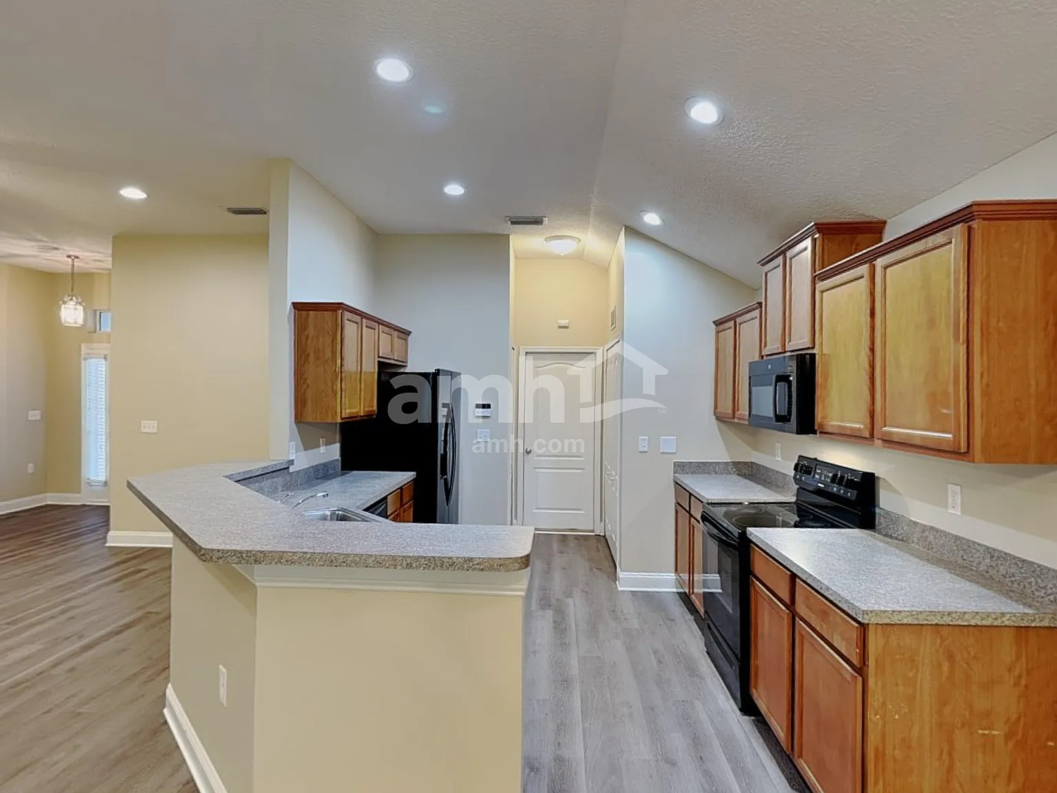 3 bed, 2.0 bath, 1503 sqft, $1,840 — Photo 3