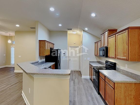 3rd image of 12052 Hayden Lakes Cir