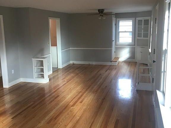 2nd image of 689 Salisbury St #0