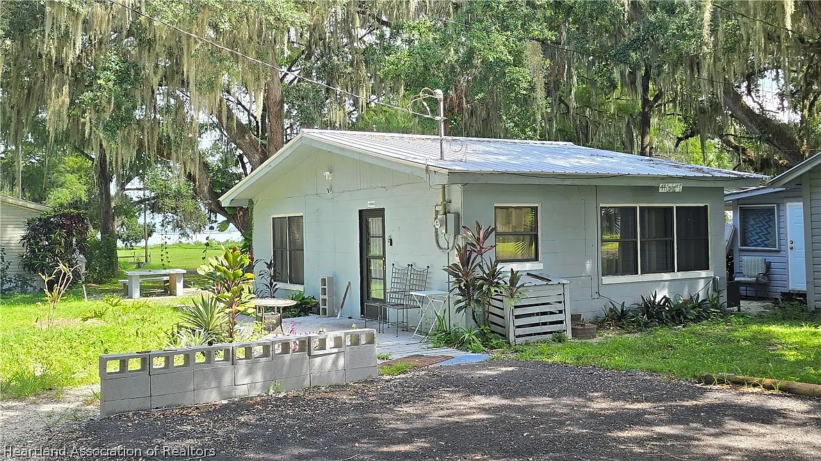 1 bed, 1.0 bath, 600 sqft, $1,200 — Photo 1
