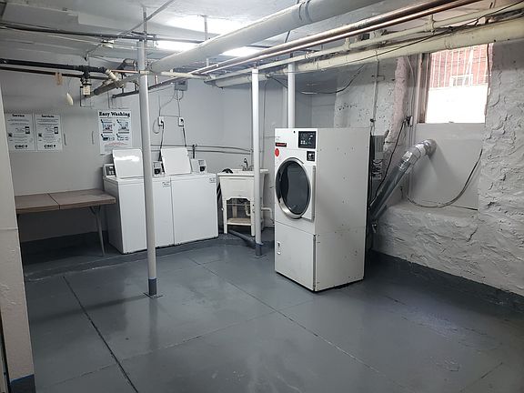2nd image of 100 W 33rd St #11216552