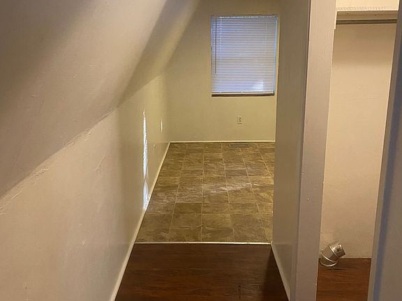 5th image of 5014 Center Dr