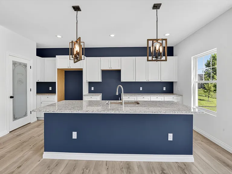 8760 Barrington Dr — Photo 18