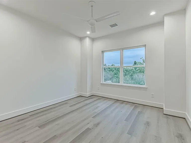 7709 Earl Rudder Way — Photo 28