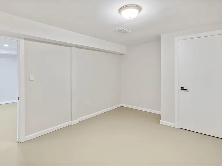 14 Columbus Ave — Photo 27