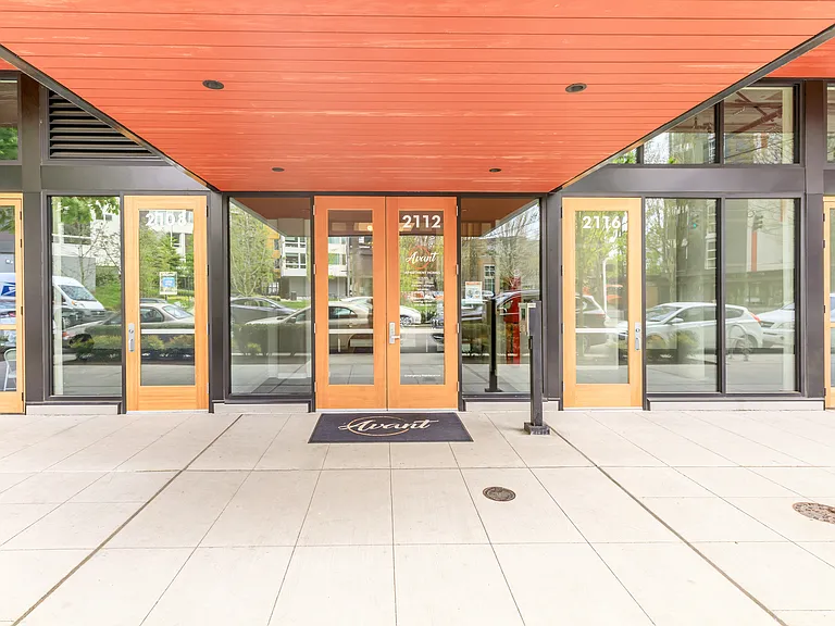 2112 E Denny Way — Photo 36