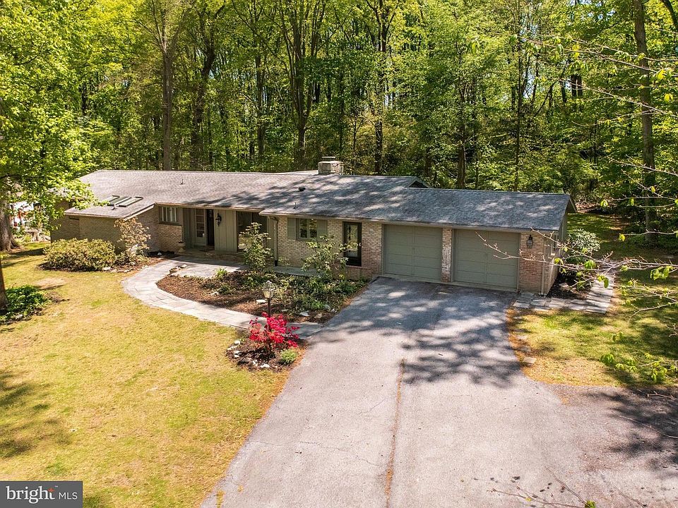 1st image of 12 Woodland Cir